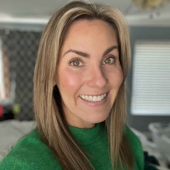 Meet your Posher, Kelly - Picture 2 of 2